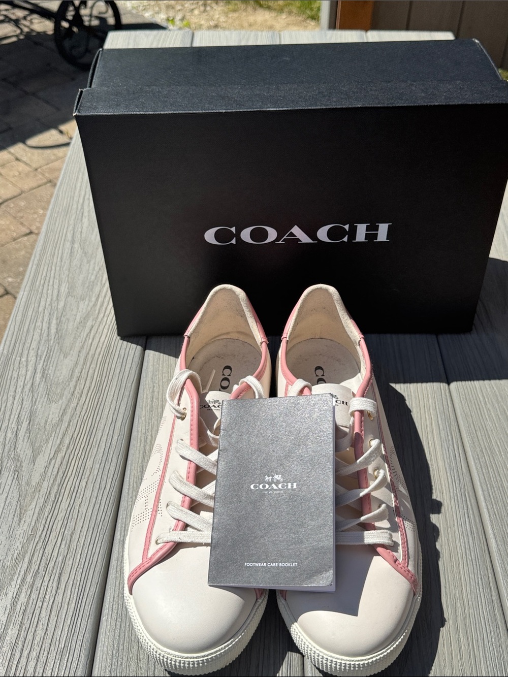 COACH C136 Leather Low-Top Sneakers Chalk Pink Size 11B with Logo EUC MSRP $228 - Picture 4 of 14